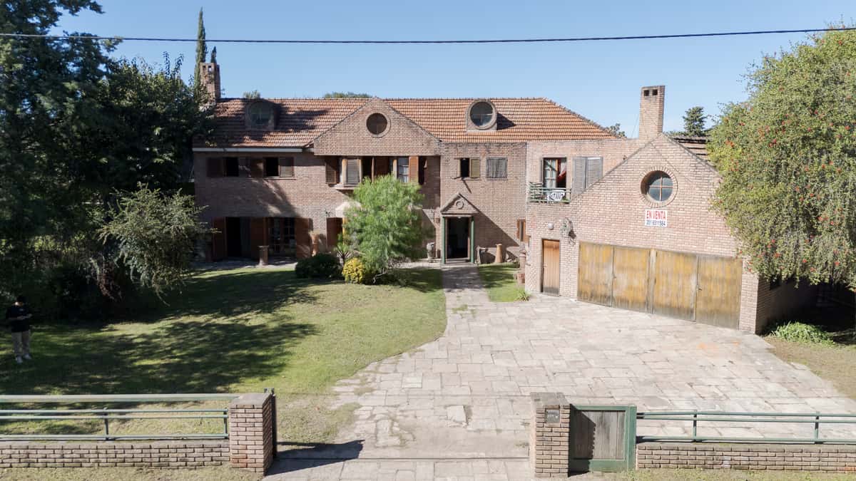 Residencia sobre Av. Lisboa · Vista al Golf