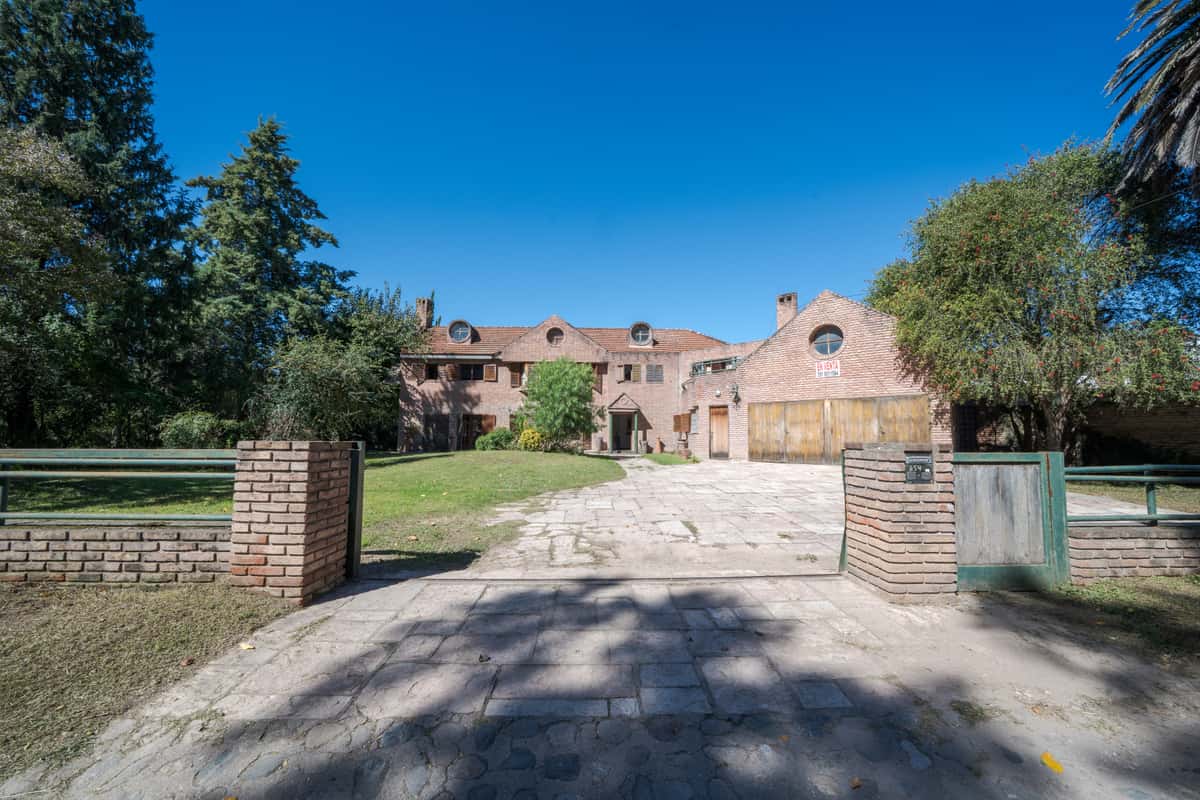Residencia sobre Av. Lisboa · Vista al Golf