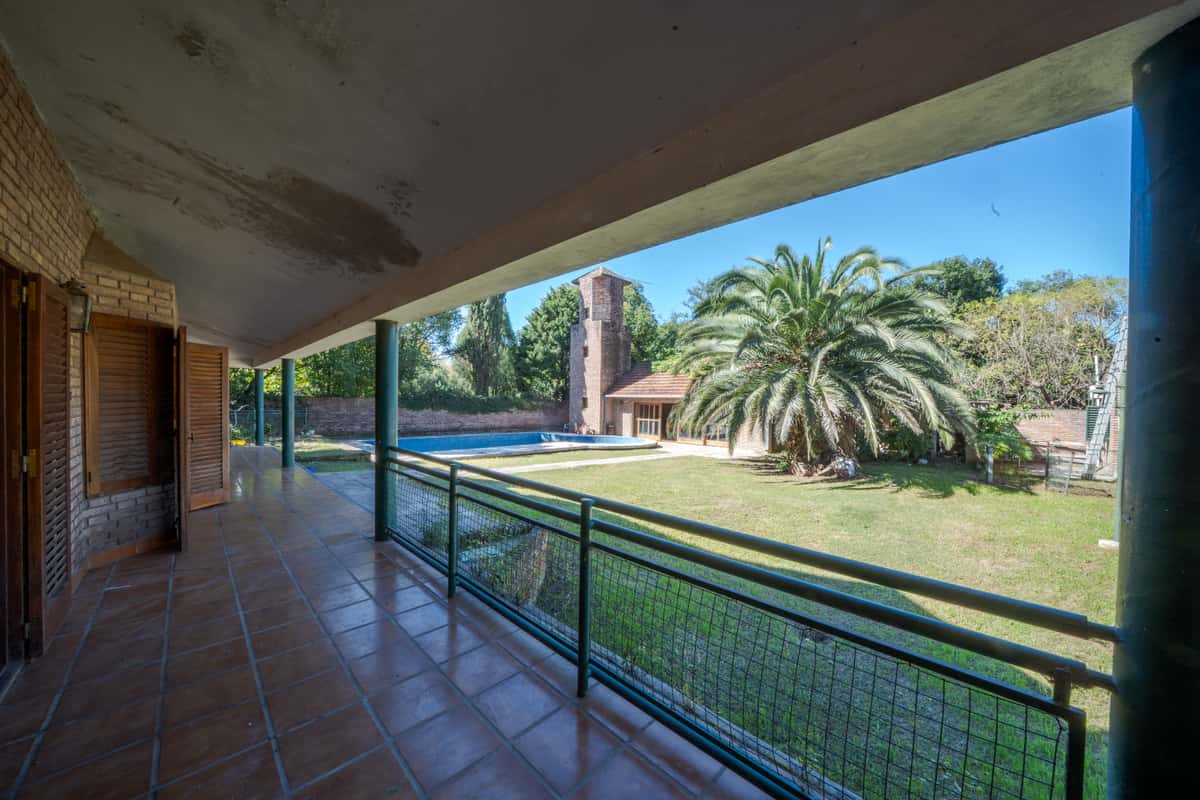Residencia sobre Av. Lisboa · Vista al Golf
