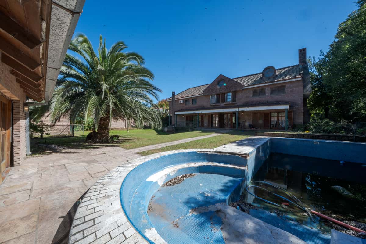 Residencia sobre Av. Lisboa · Vista al Golf