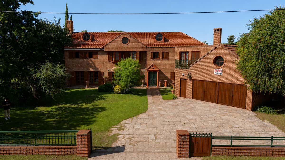Residencia sobre Av. Lisboa · Vista al Golf