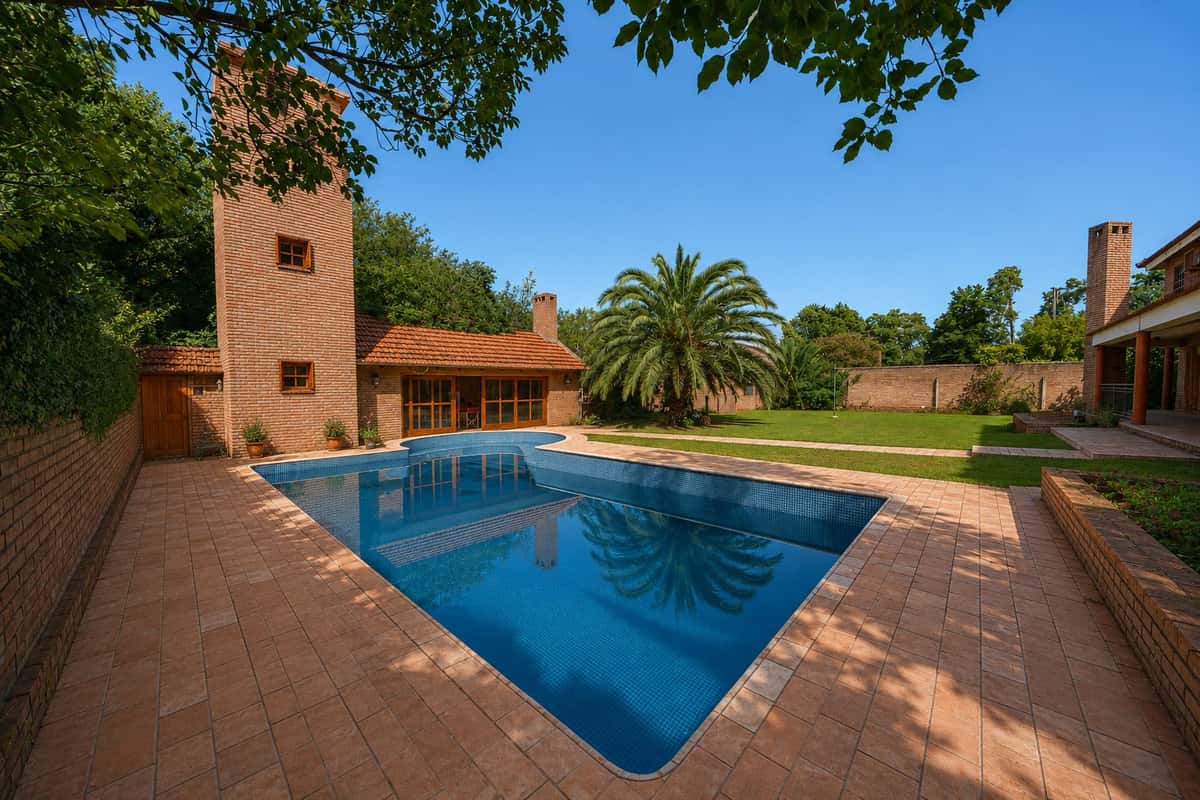 Residencia sobre Av. Lisboa · Vista al Golf