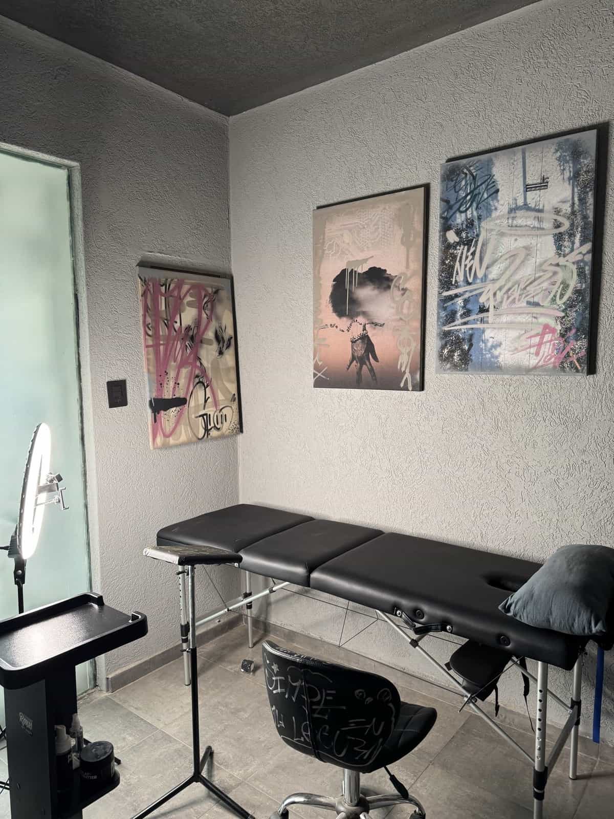 El estudio de tatuajes de Rouss